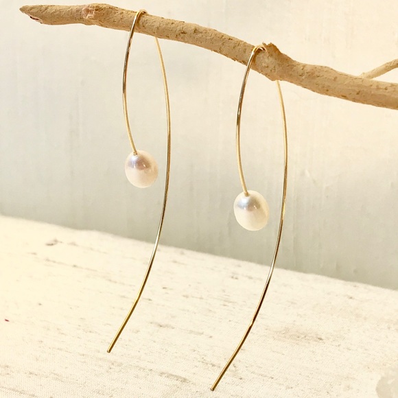 ⚪️ Elegant Freshwater Pearl Earrings ⚪️ - Picture 3 of 9